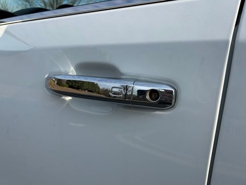 Used 2022 Chevrolet Silverado 1500 LTZ w/ Z71 Off-Road Package image 26