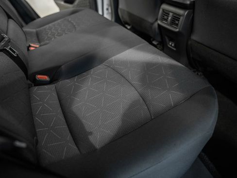 Used 2021 Toyota RAV4 XLE w/ Convenience Package FWD image 30