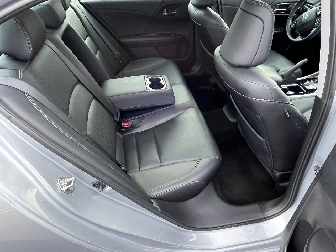 Used 2017 Honda Accord Touring image 27