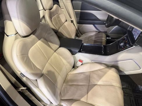 Used 2020 Lincoln Continental Reserve w/ Luxury Package AWD/4WD image 31