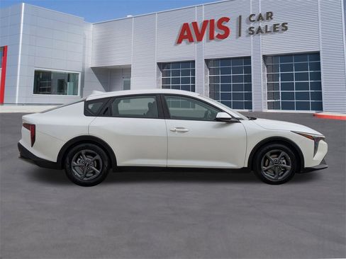Used 2025 Kia K4 LXS image 5