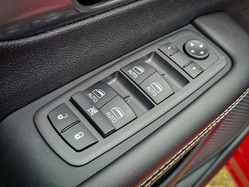 New 2026 Chrysler Pacifica Select image 12