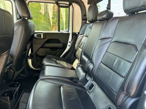 Used 2021 Jeep Gladiator Overland w/ Popular Equipment Package AWD/4WD image 15