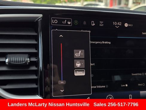 Used 2023 Chrysler Pacifica Touring-L FWD image 23