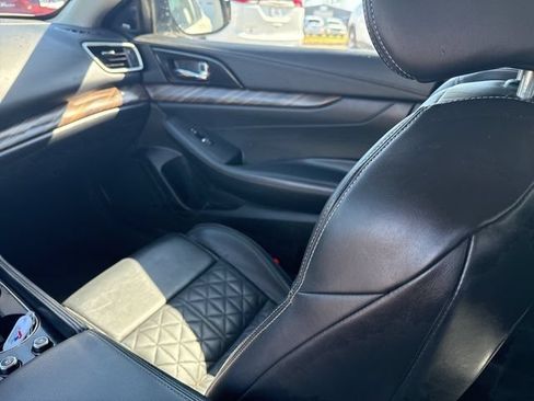 Used 2017 Nissan Maxima Platinum FWD image 15