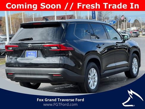 Used 2025 Toyota Grand Highlander AWD image 9