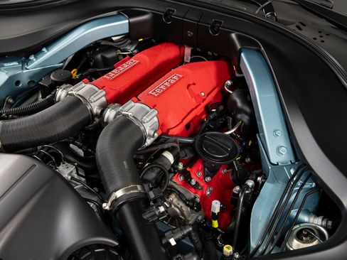 Certified 2025 Ferrari Roma Spider RWD image 31