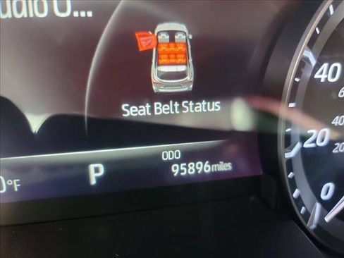 Used 2020 Toyota Highlander XLE AWD/4WD image 19