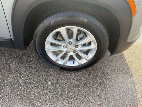 Used 2024 Chevrolet TrailBlazer LS image 26