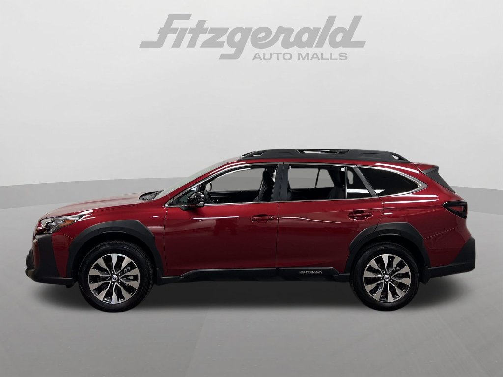 Used 2025 Subaru Outback Limited AWD/4WD image 2