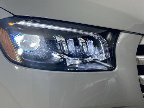 Used 2026 Mercedes-Benz GLS 450 4MATIC image 44