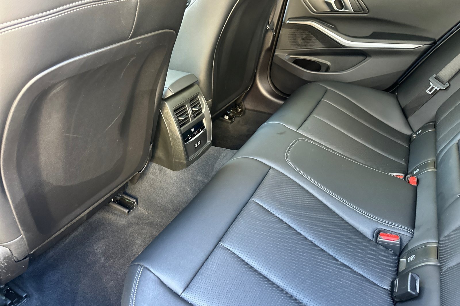 Used 2026 BMW 330i Sedan w/ M Sport Package RWD image 11