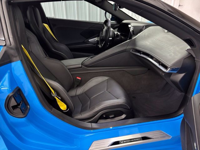 Used 2024 Chevrolet Corvette Stingray Convertible w/ Z51 Performance Package RWD image 27