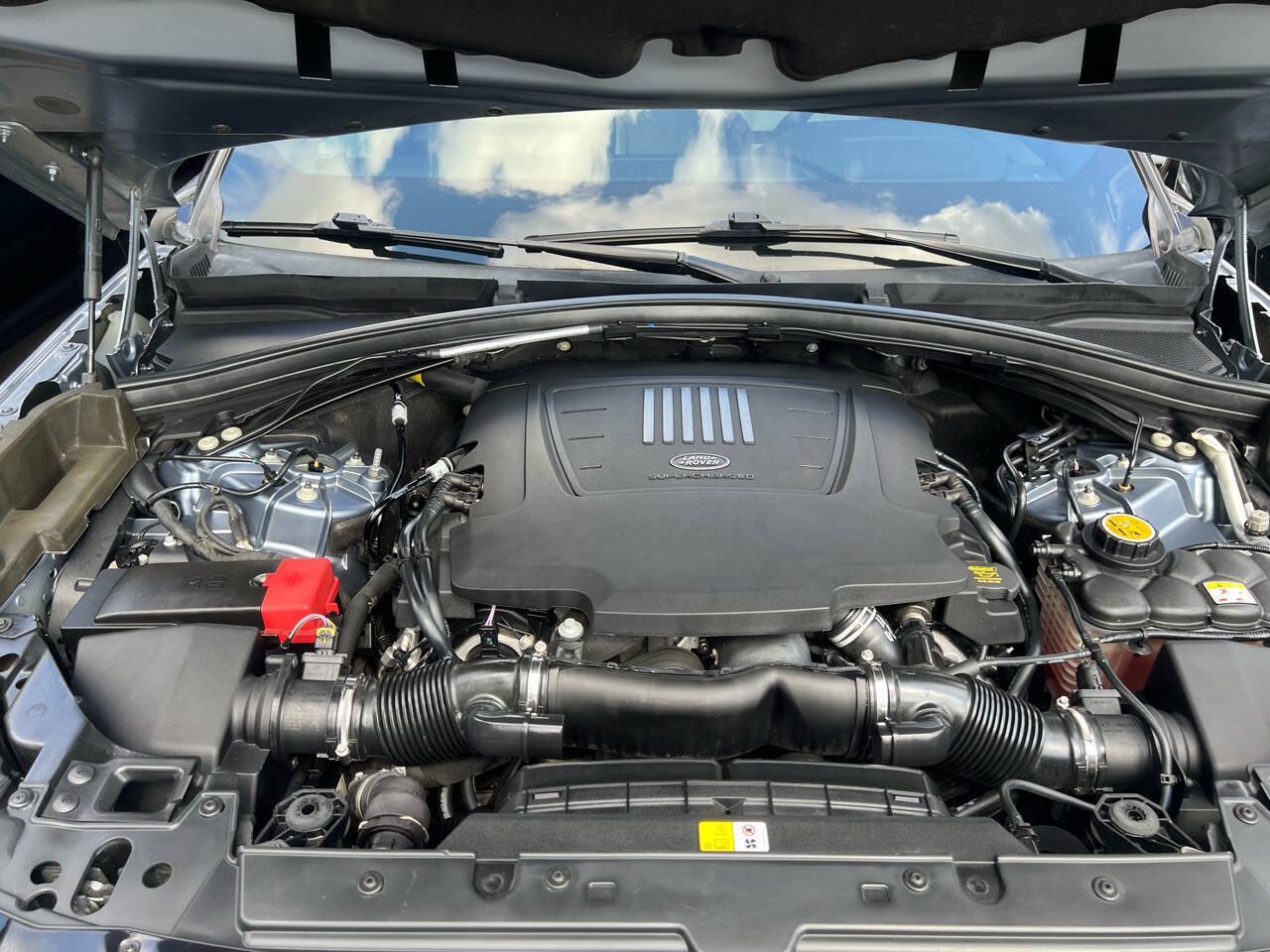 Used 2019 Land Rover Range Rover Velar R-Dynamic SE AWD/4WD image 43