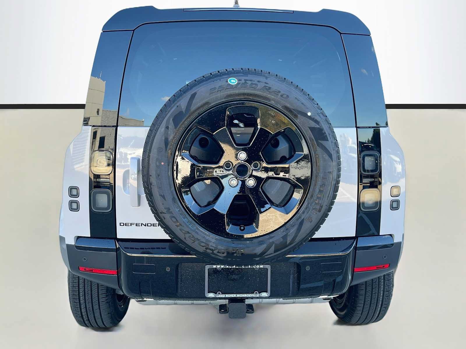New 2026 Land Rover Defender 110 S AWD/4WD image 4