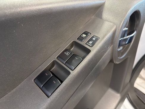 Used 2012 Nissan Xterra PRO-4X w/ Pro-4x Leather Pkg AWD/4WD image 19