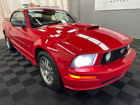 Used 2006 Ford Mustang GT Premium RWD image 2