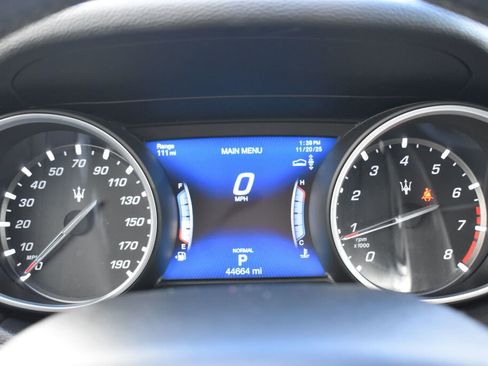 Used 2020 Maserati Levante image 10