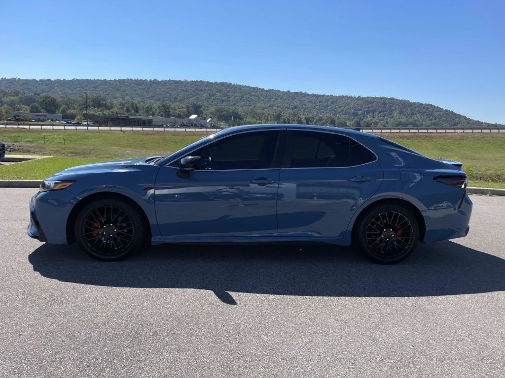 Used 2023 Toyota Camry SE FWD image 6
