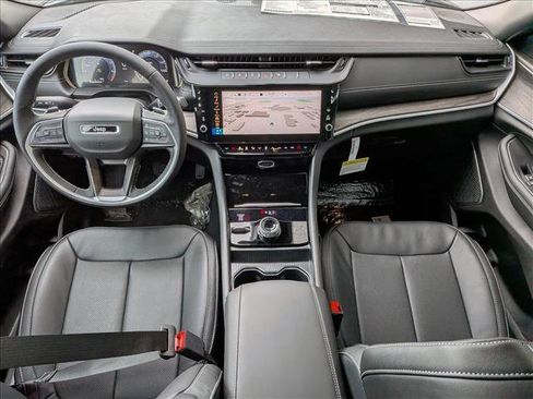 New 2026 Jeep Grand Cherokee Limited Reserve image 15