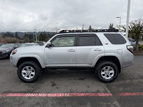 Used 2021 Toyota 4Runner SR5 Premium w/ Moonroof Package image 5