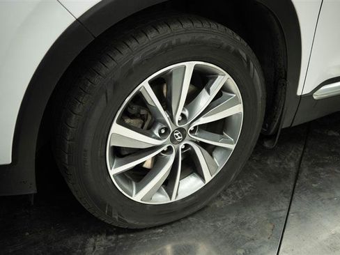 Used 2020 Hyundai Santa Fe SEL w/ Convenience + Premium Package AWD/4WD image 4