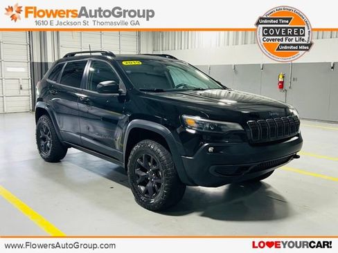 Used 2019 Jeep Cherokee Latitude AWD/4WD image 1
