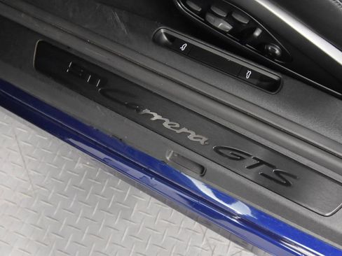 Used 2024 Porsche 911 Carrera GTS image 19