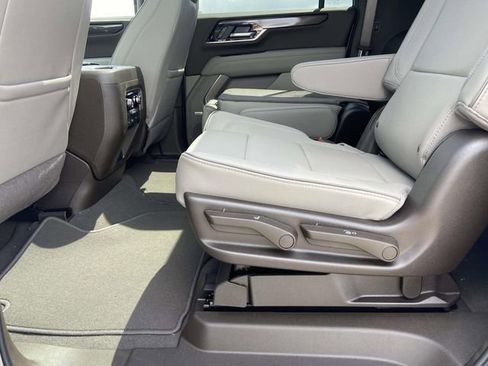New 2026 GMC Yukon XL Elevation w/ Elevation Premium Package RWD image 8
