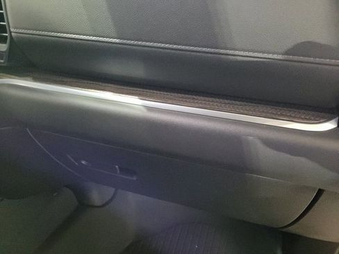 Used 2022 Chevrolet Silverado 1500 LT image 56