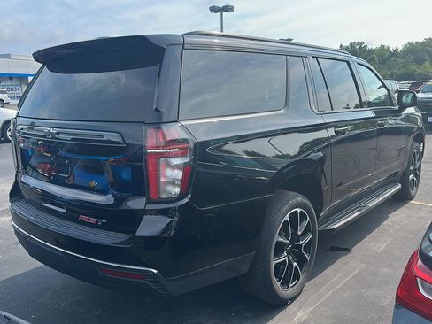 Used 2022 Chevrolet Suburban RST w/ Luxury Package AWD/4WD image 2