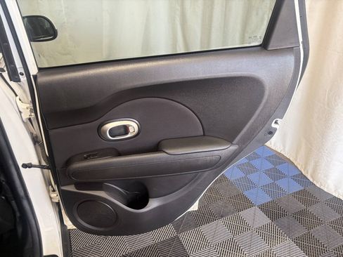 Used 2016 Kia Soul w/ Convenience Package FWD image 11