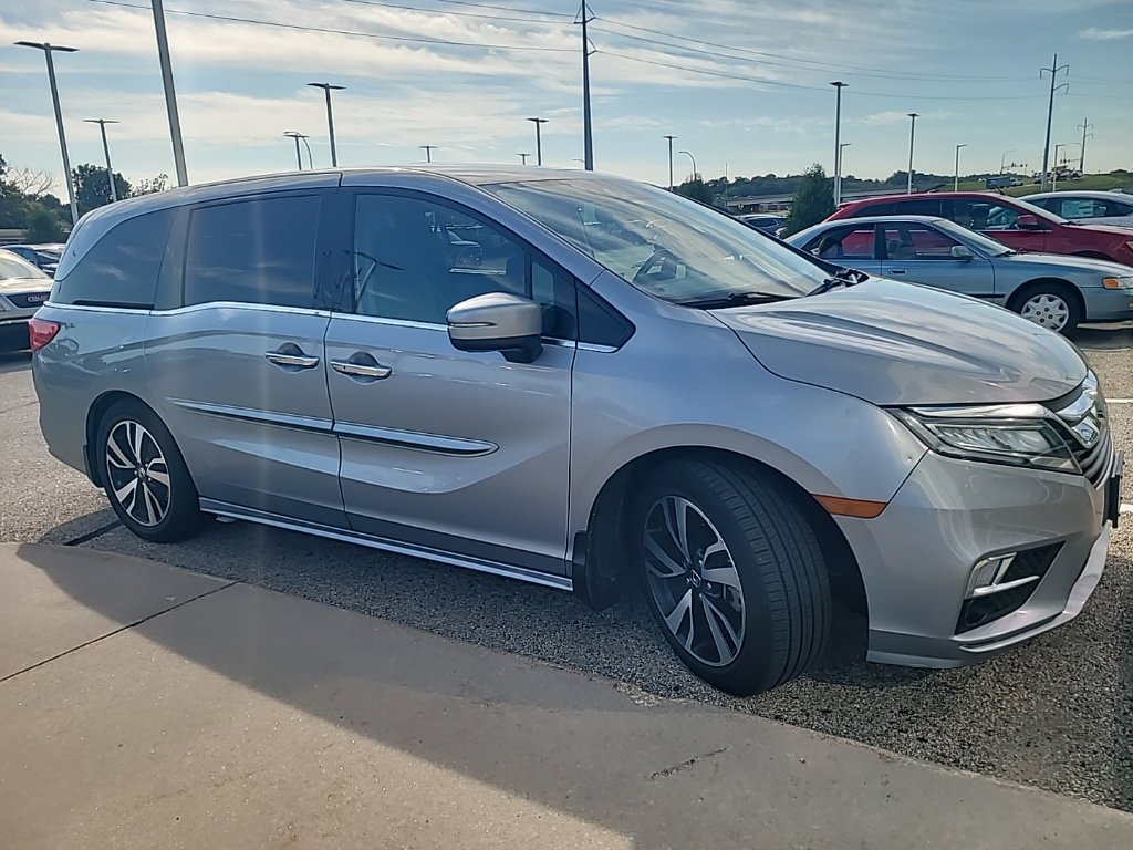 Used 2018 Honda Odyssey Elite image 2