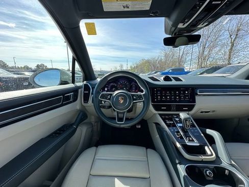 Used 2023 Porsche Cayenne S Platinum AWD/4WD image 16