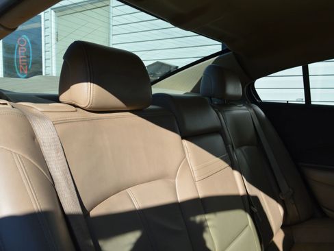 Used 2010 Buick LaCrosse CXL image 23