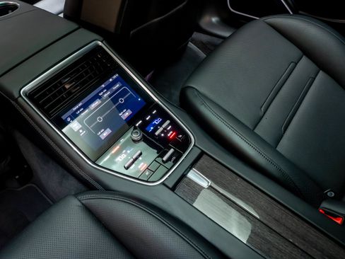 Certified 2023 Porsche Panamera 4 Platinum Edition AWD/4WD image 34