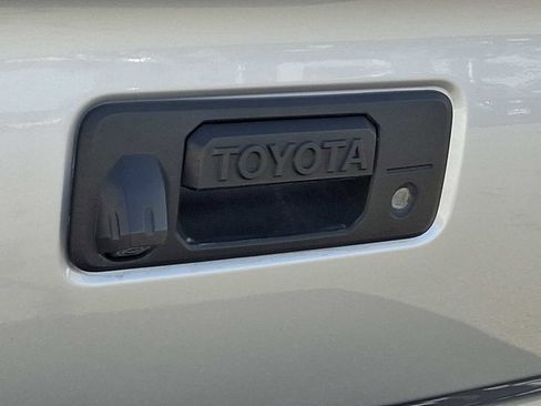Certified 2020 Toyota Tacoma SR5 w/ SR5 Appearance Package (SM) image 30