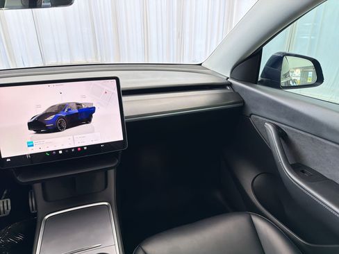 Used 2022 Tesla Model Y Performance AWD/4WD image 28