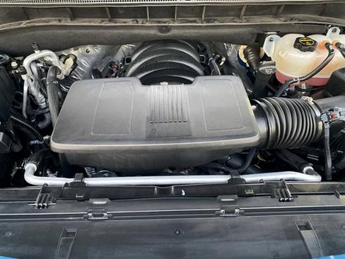 Used 2025 Chevrolet Suburban Premier RWD image 14