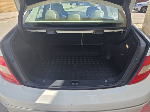 Used 2011 Mercedes-Benz C 300 Sedan image 17