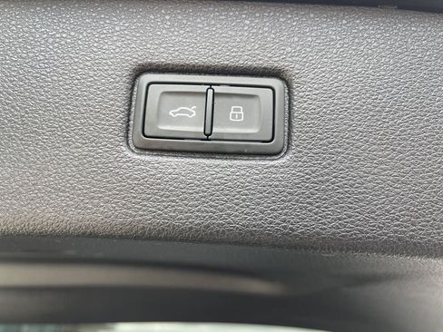 Used 2023 Audi SQ7 Prestige AWD/4WD image 13
