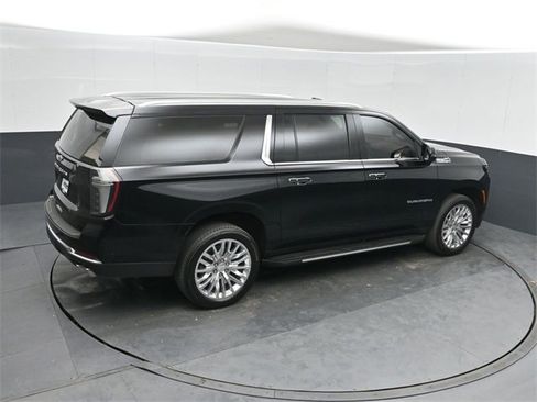 Used 2025 Chevrolet Suburban High Country w/ LPO, Illumination Package image 36