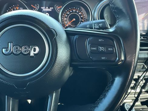Used 2022 Jeep Gladiator Sport image 22