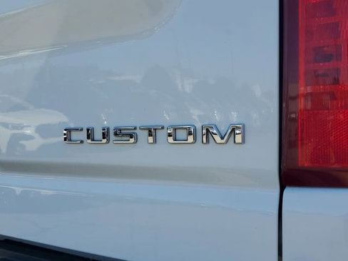 Used 2022 Chevrolet Silverado 2500 Custom w/ Custom Value Package image 9