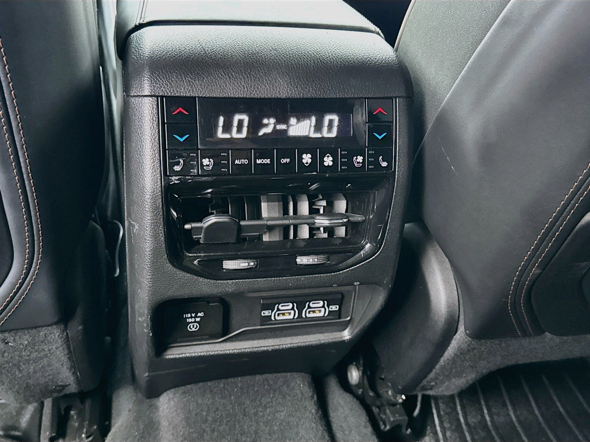 Used 2023 Jeep Grand Cherokee L Summit AWD/4WD image 18