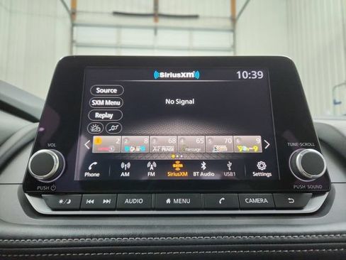 Used 2025 Nissan Rogue SV FWD image 28