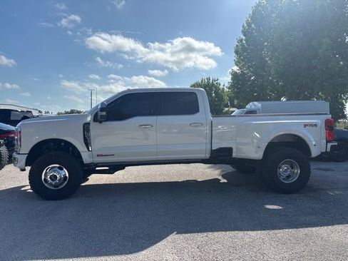 Used 2024 Ford F350 Platinum w/ FX4 Off-Road Package AWD/4WD image 8