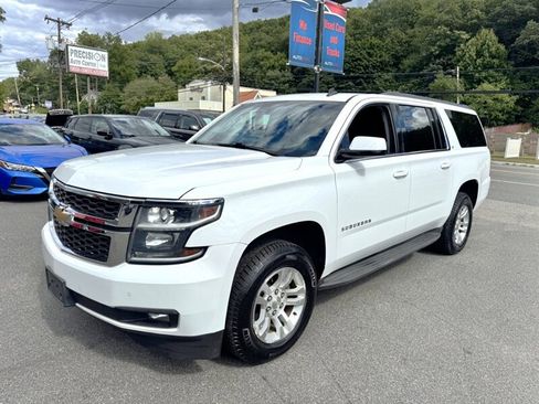 Used 2015 Chevrolet Suburban LT image 2