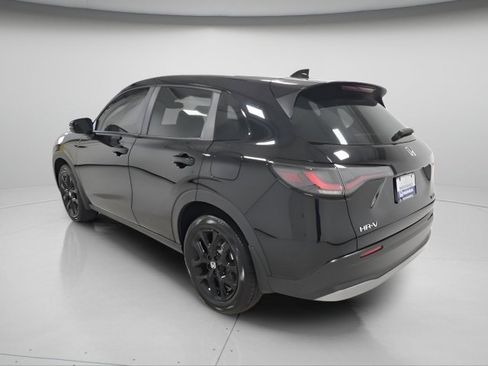 Used 2025 Honda HR-V Sport image 5