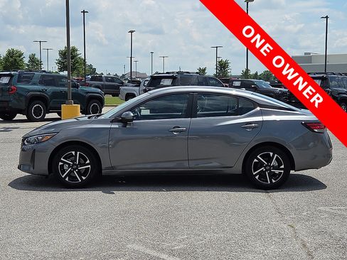 Used 2025 Nissan Sentra SV FWD image 3